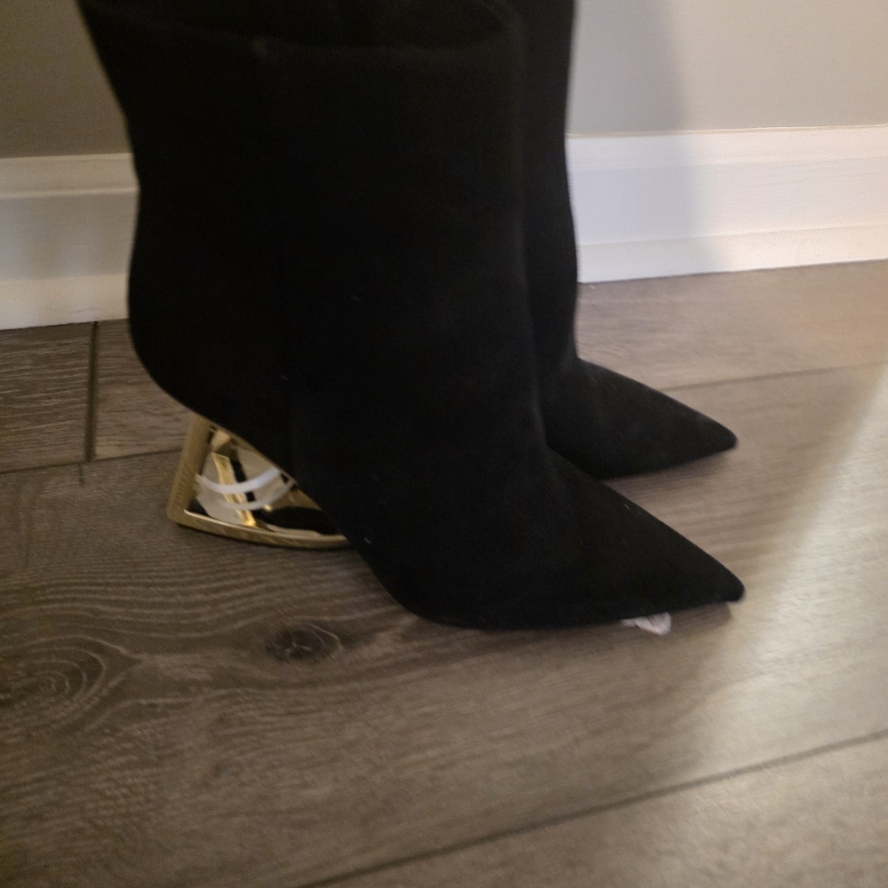 Gianni Bini Black Boots with Gold Heel With No Box - Picture 4 of 10